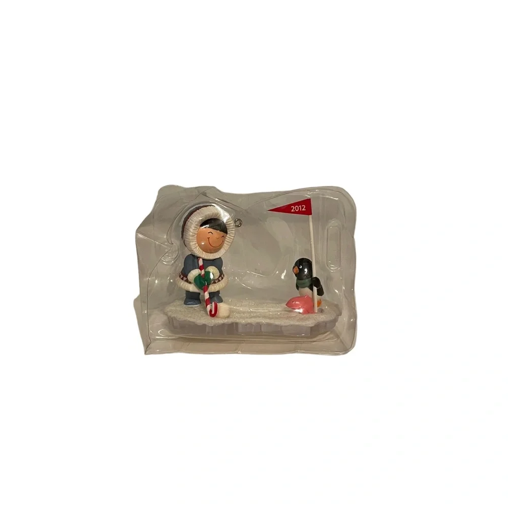 Hallmark 2012‎ Frosty Friends Christmas Ornament Eskimo & Penguin Golfing